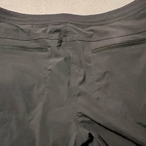 L.L. Bean hiking outdoor active shorts gray waterproof fishing SZ gorpcore - Picture 3 of 6